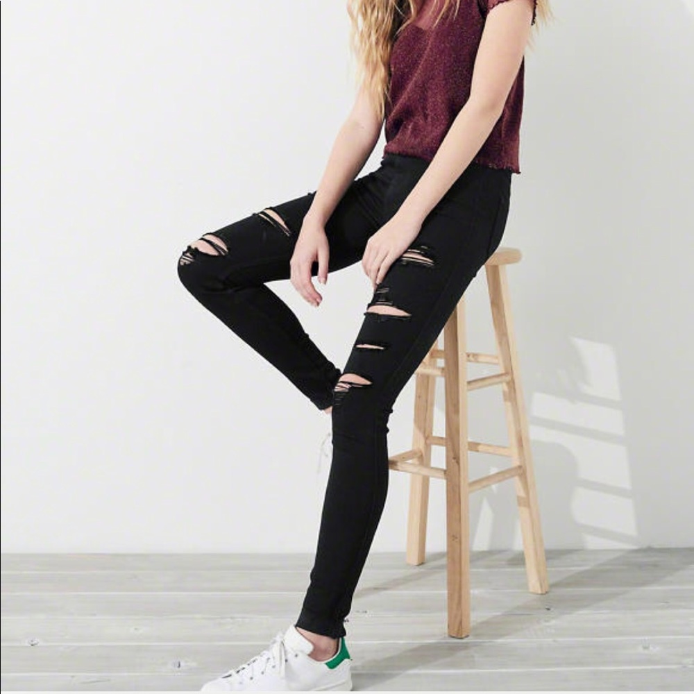 Black ripped skinny jeans